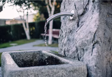 Wilder_Kaiser_Wasser_Brunnen_Ellmau_Sommer2022_LisaLederer (26).jpg
