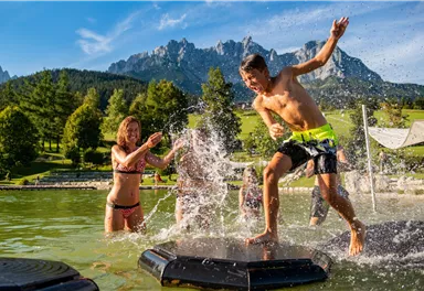 Going_Badesee_Kinder im Wasser_Wilder Kaiser