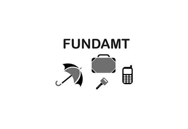 Symbole für verlorene Gegenstände, darunter ein Regenschirm, ein Koffer, ein Schlüssel und ein Mobiltelefon. Der Schriftzug "FUNDAMT" ist darüber angeordnet.