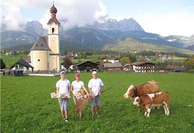 Going_Goinger Bäck hinter Kirche_Wilder Kaiser