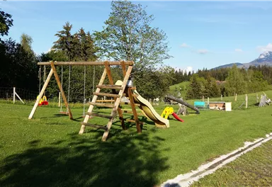 Going_Hollenauer Kreuz_Spielplatz_Sommer_2022_7