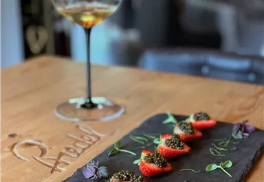 Greil Champagnerlounge Kaviar