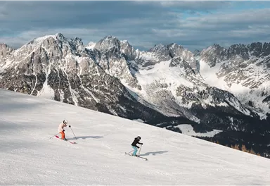hd-Skifahren-mit-Wilder-Kaiser-Panorama©mathaeusg