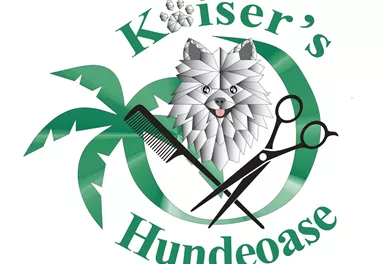 Ein Logo mit dem Namen "Kaiser’s Hundeoase". Es zeigt einen Hund, eine Palme und Friseurzubehör wie Scheren und einen Kamm.