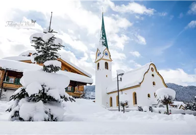 Kirche Ellmau im Winter