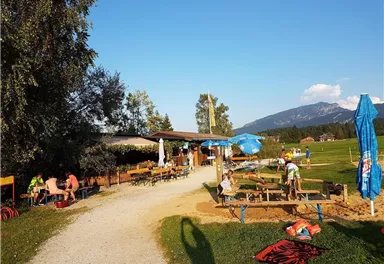 Ostufer Walchsee mit Aqua-Funpark