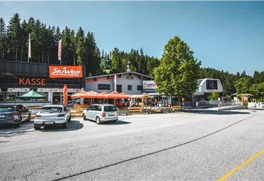 Parkplatz_Bergbahn_Scheffau_Talstation