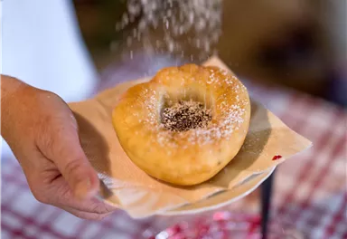 Schmalznudel beim Handwerksmarkt