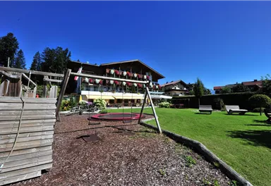Söll_Alpenpanorama_Wilder Kaiser_Gartenanlage