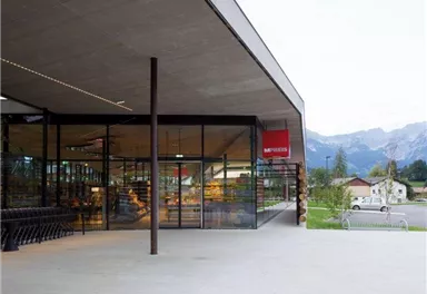 Söll_MPREIS Außenansicht_Wilder Kaiser