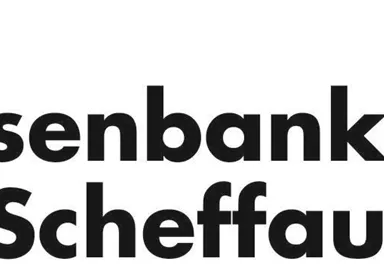 Logo of the Raiffeisenbank Söll-Scheffau with a yellow background and crossed hammers. The design is kept clear and simple.