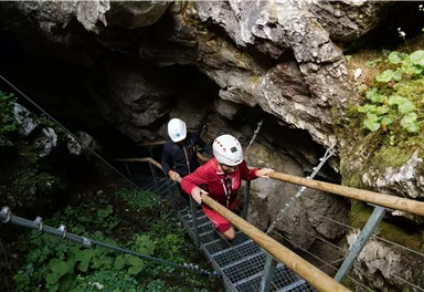 Treppe Eishöhle@Region Hohe Salve-Ringler Stefan