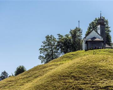 Ellmau_Marienkapelle_Herbst_PetervonFelbert