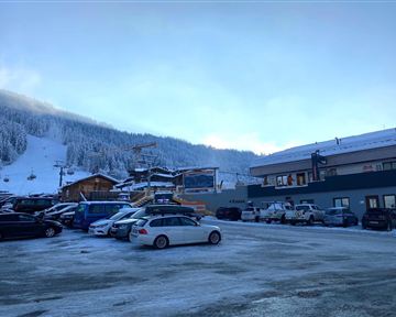 Going_Parkplatz Bergbahn_Winter_Wilder Kaiser