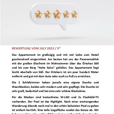 Eine Bewertung für ein Appartement mit fünf Sternen. Die Beschreibung hebt die große Glasfront, die beiden Schlafzimmer mit eigenen Duschbädern und den Pool als Höhepunkt hervor.