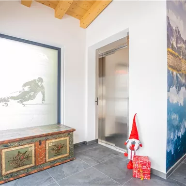Das CasaGoingsport bietet einen Lift, welcher Sie bequem zu den beiden Appartements bringt.