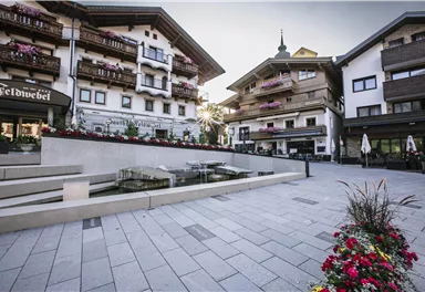Village Square Söll