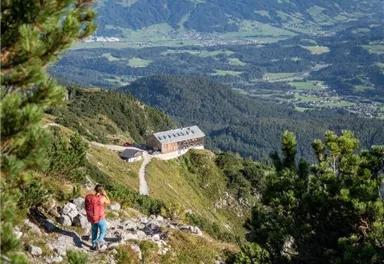 Wilder_Kaiser_Sportler_Klettern_Leuchsturm_Whisky_Cigarettes_Sommer2021_hochzwei (38).jpg