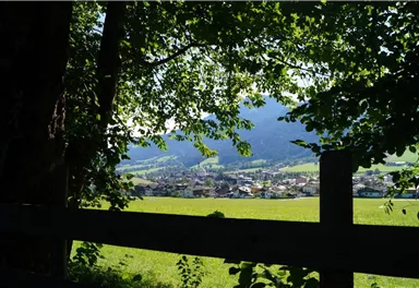 Söll_Dorfrunde_Blick ins Dorf_Wilder Kaiser