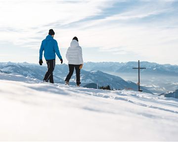 Scheffau_Winter_Wandern_Brandstadl_Gipfelkreuz