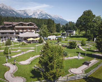 Minigolf_Franzlhof_Söll_Sommer2023_WilderKaiser_Foto_StefanLeitner (12)_1280px.jpg
